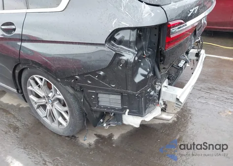 2021 BMW X7 xDrive40I z USA, uszkodzony, nr VIN 5UXCW2C04M9D99050